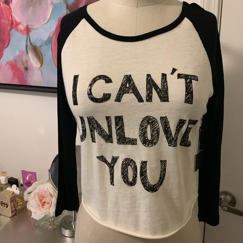 Women’s Top ( Brand New)